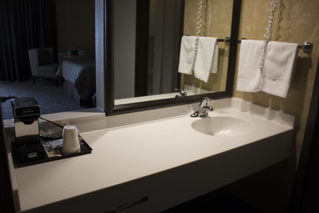 Best Western Fallsview Niagara Bagian luar foto